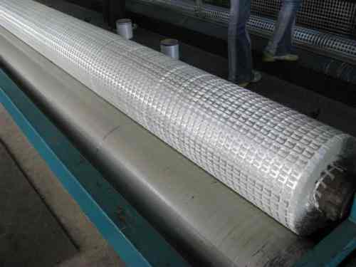 土工格柵的生產(chǎn)現(xiàn)場